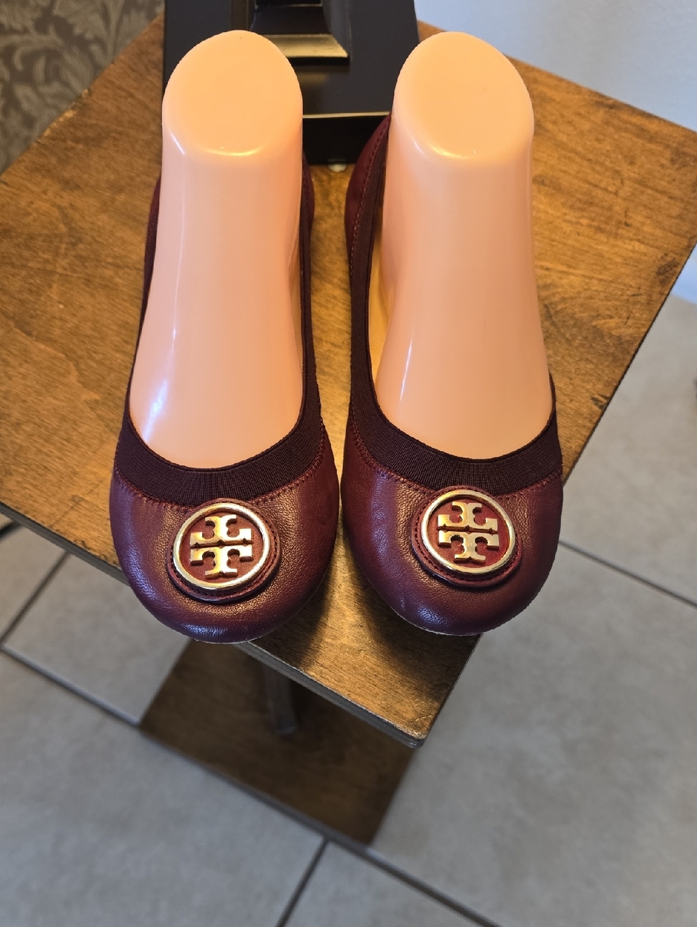 Tory Burch Ballet flats Sz 8  wine color, Leather